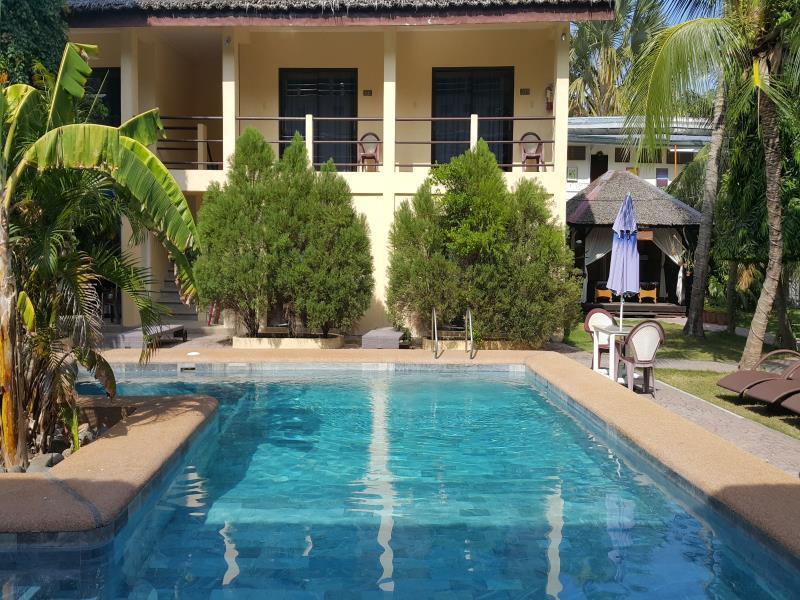 Lalaguna Beach Club And Dive Centre Puerto Galera Exterior photo