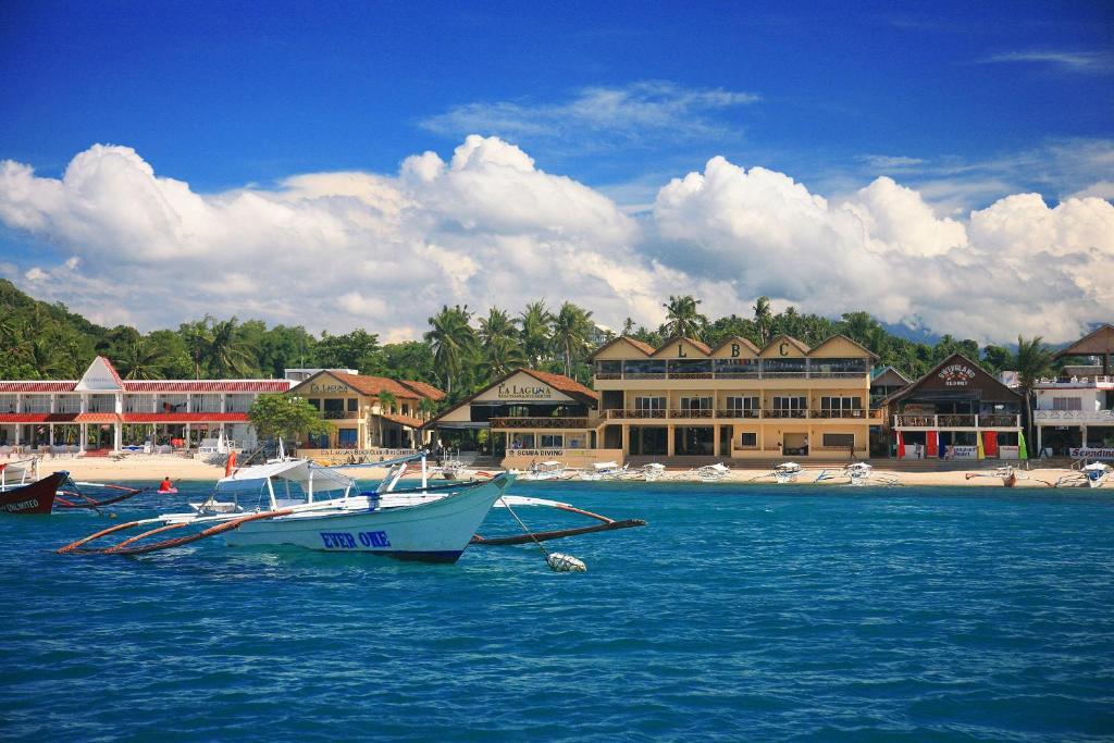 Lalaguna Beach Club And Dive Centre Puerto Galera Exterior photo
